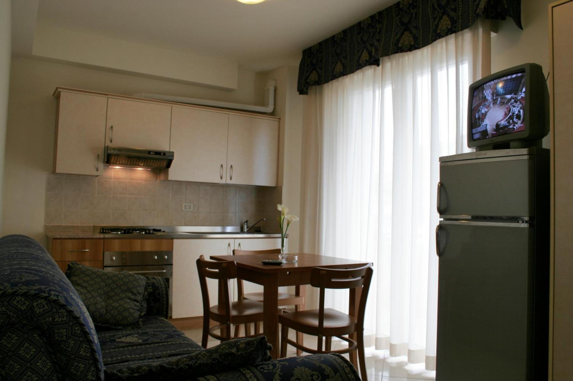 Residence Olimpo Ріміні Екстер'єр фото