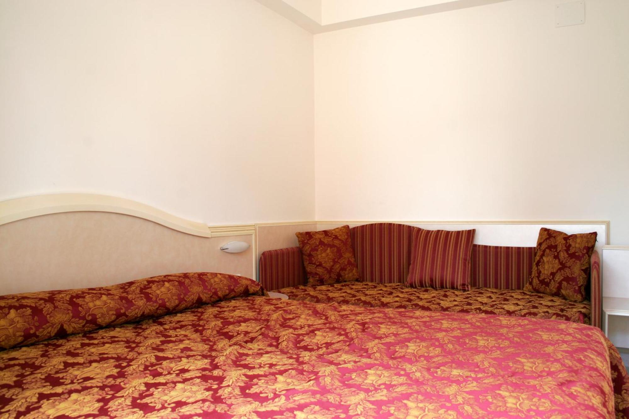 Residence Olimpo Ріміні Екстер'єр фото